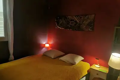 Image de Chambre de voyage cosy.