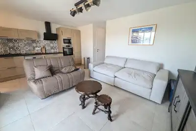 Image de Appartement T2 rénové, climatisé, proche plage avec parking à Port-la-Nouvelle