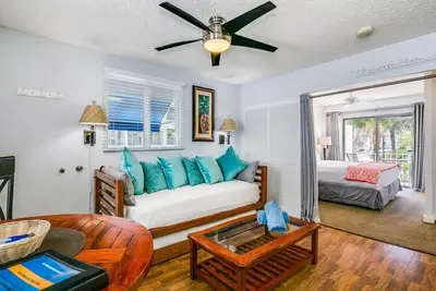Image de Cool Cabana at Waikiki 1-Bedroom | Lanai + Parking