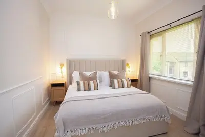 Image de Elegant 2 Bedroom Flat in Giffnock