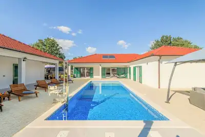 Image de Villa Great Escape - Trois Chambres Villa, Couchages 8