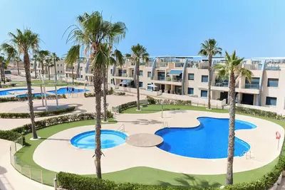Image de Modern flat close to the beach & Top Golf courses!