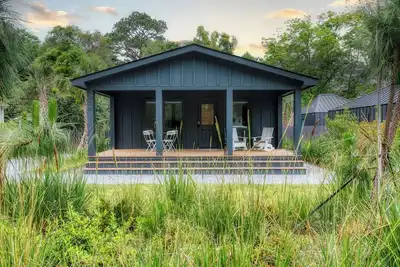 Image de Longleaf Cottage-Walk to Downtown Summerville/Azalea Park