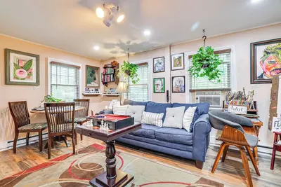 Image de Artsy Cottage in Scotrun w/ Studio Space & Hot Tub