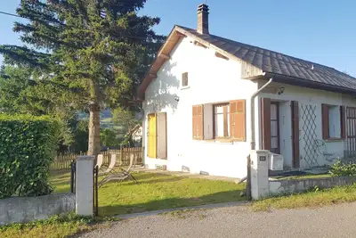 Image de Champsaur! Ravissante maisonnette sur jardin clos, face à la chaîne du Dévoluy