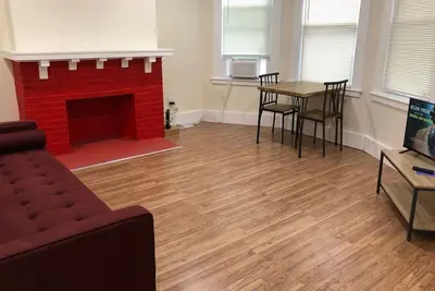 Spacious and private apartment with 3 bedrooms and 1 bathroom near Newark International Airport Ewr and New York City