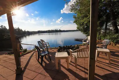 Image de Lake Front: Cozy 4-bedroom lake Camp with WiFi and an outdoor firepit!