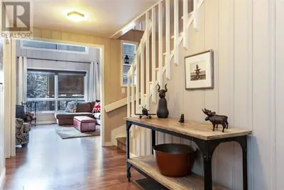 Image de Stunning Chalet: Ski, Hike, Bike and Relax in Collingwood near Blue Mountain!