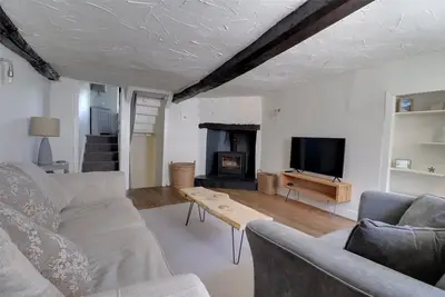 Image de Charming three-bedroom cottage on one of Braunton's oldest streets.