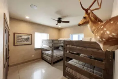 Image de Mountaintop Adventure Lodge.