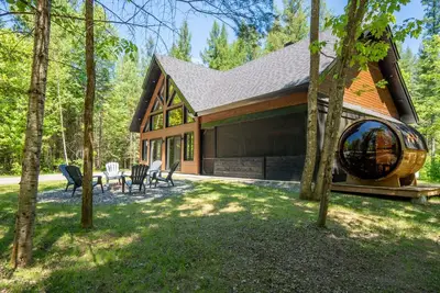 Image de L`Aventurière | River & Kayaks | Hot Tub | Sauna