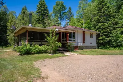 Image de Aux Grands Pins|Beach & Kayaks |HotTub |Playground