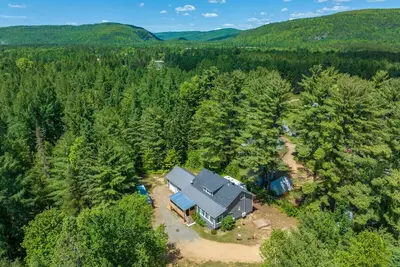 Image de Chalet Synergie|Hot Tub | River & Kayaks |Sleeps 8