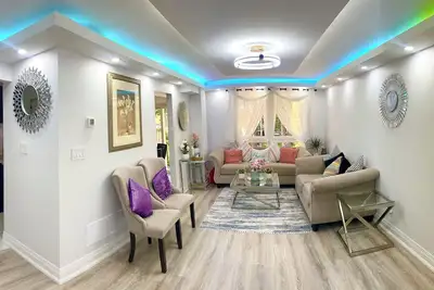 Image de Super Luxury House with 3 Bedrooms, 1-1/2 Washrooms, Basement and Free Parking