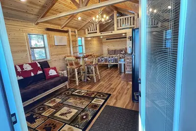 Image de Private Getaway Cabin #1 at The Lodge at Devils Tower