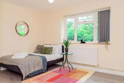 Image de Spacious 2br Flat @ Summertown | Sleeps 7 | 5 Star
