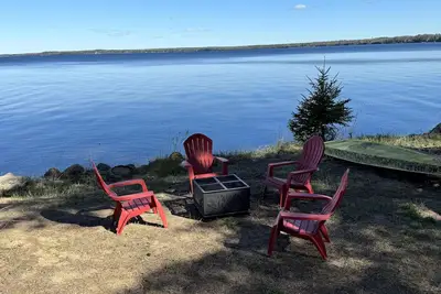Image de Bored of Education: Spring Into Relaxation – Your Black Lake Waterfront Escape