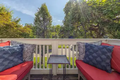 Butler Street Condo #16 - Walking Distance to downtown Saugatuck - Newer vacation rental
