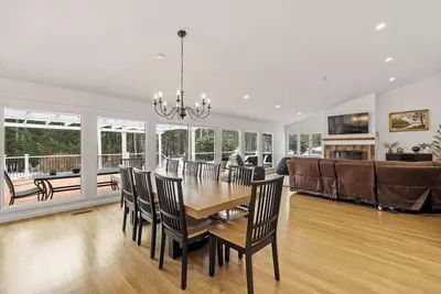 Image de New Renovated 5br on 10 Acres near Lake w Hot Tub