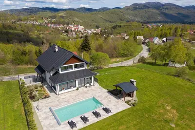 Image de Belle maison à Fuzine avec sauna