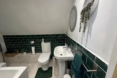 Image de 3 Br Sherwood Forest House with Free Parking