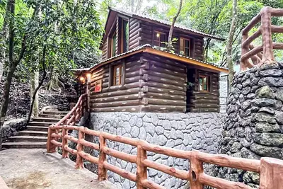 Image de House with hot pool and forest view, Baguio. Tuba, Benguet.