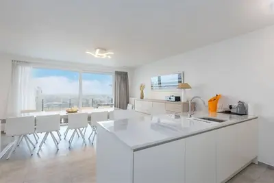 Image de Spacieux appartement neuf avec grande terrasse
