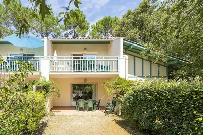 Image de Appartement 'Appartement Domaine De Pinsolle' avec terrasse privée et balcon