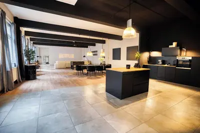 Image de Design Loft - 200 square meters - home cinema - parking lot - 6 persons