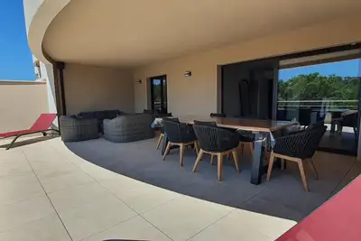 Image de Appartement de standing Neuf avec terrasse de 47m2 Ă 300m de la plage d'Agosta