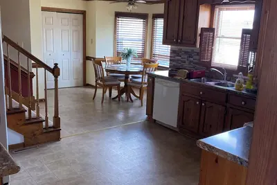 Image de Roomy and  Cozy 3-bedroom home in Chesapeake near everything.