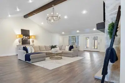 La Dolce Vita  4br 2ba  Close to Tech