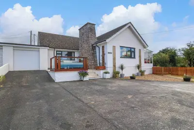 Image de Greenfield, pet friendly, with open fire in Trearddur Bay