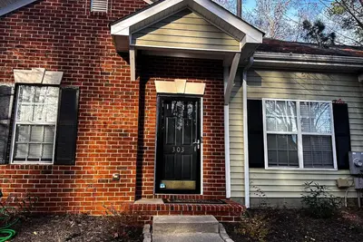 Image de Hidden Gem in Augusta - 2b-3b within miles of the Augusta National Golf Club.