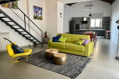 Image de Large, bright loft with small garden in the heart ofCatania, just steps from everything