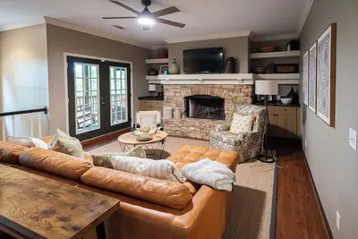 Image de Lake Front Home near Mountains \"Hartwell Haven\"