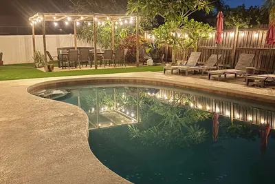 Image de 🌞Heated Pool and Jacuzzi Luxury Beach Getaway🌞