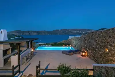Image de 3-Bedroom Villa with Private Pool & Sea View