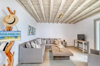 Image de 4-Bedroom Villa with Private Pool & Sea View