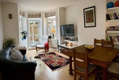 Image de 2 Bedroom Garden Flat.