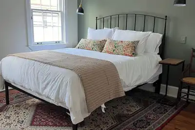 Image de Newly Renovated Downtown Annapolis Charm - Game Room, Patio