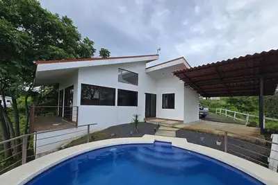 Image de Casa Vista - Serene Jungle Villa Ocean View & Pool