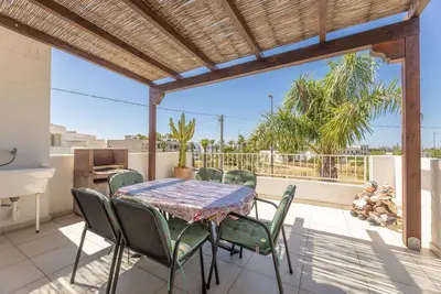 Image de Apartment With Patio Near The Sea