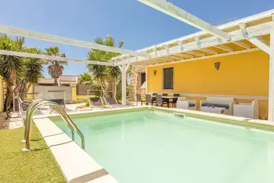 Image de Villa à Baia Di Gallipoli avec 3 chambres à coucher, 8 couchages