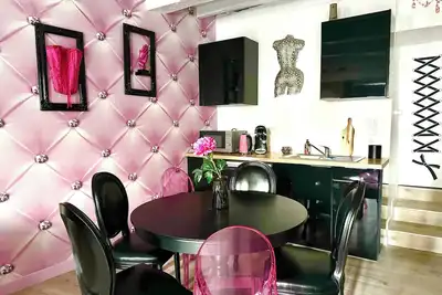 Image de Caporizon-Love House-Une maison entiere dédiée aux plaisirs de l'amour