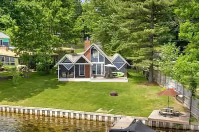 Townline Lake | Lake Front | 3 bed | 1 Bath