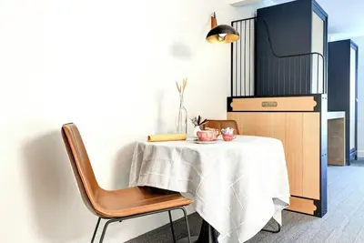 Image de 2 Spacious Suite Ideal For Lexington Retreat | Pets Are Allowed