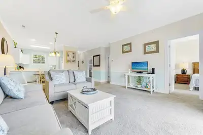 Image de Winter Rates! Charming 2-Bedroom Condo with Modern Amenities in Myrtle Beach