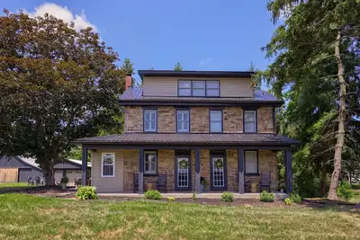 Image de Countryside Manor |Porch, Firepit & Playset
