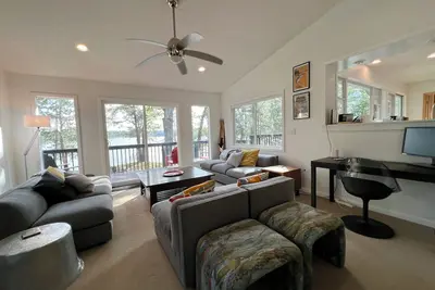 Image de Mod Spooner Lake Home Retreat